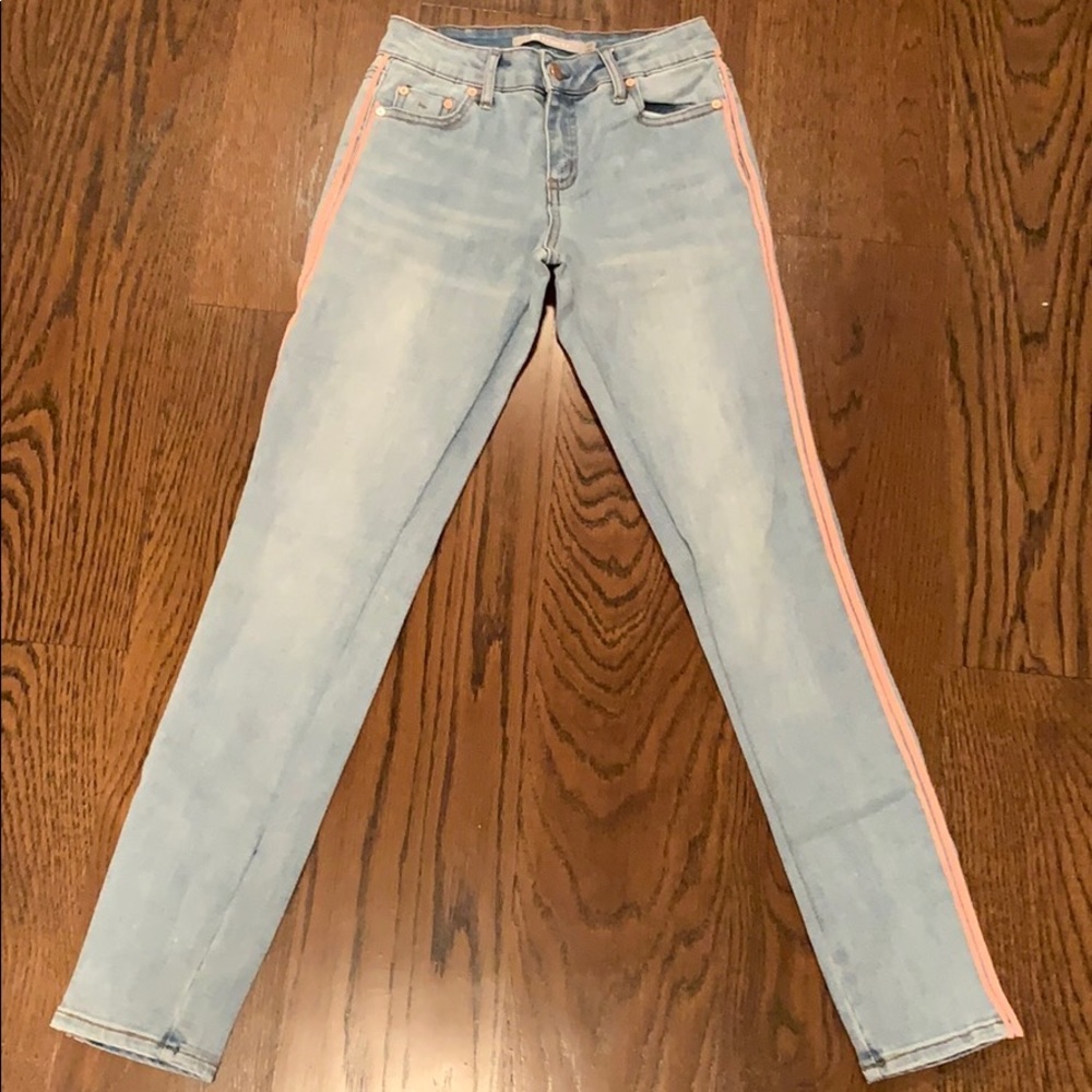 LightWash tractr jeans with pink vertical stripe